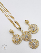 Load image into Gallery viewer, Yaya - Gold Plated Layer Chain and Pendant
