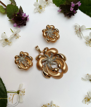 Load image into Gallery viewer, Penny - Gold Pendant and Earring Set
